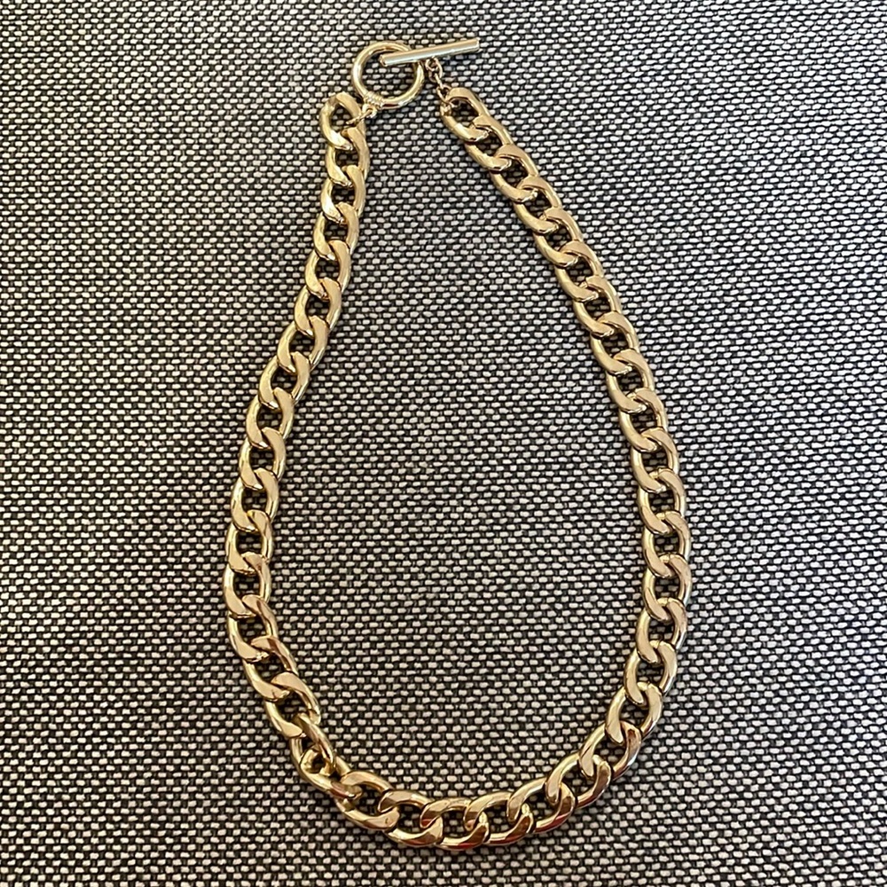 Gold chunky chain necklace